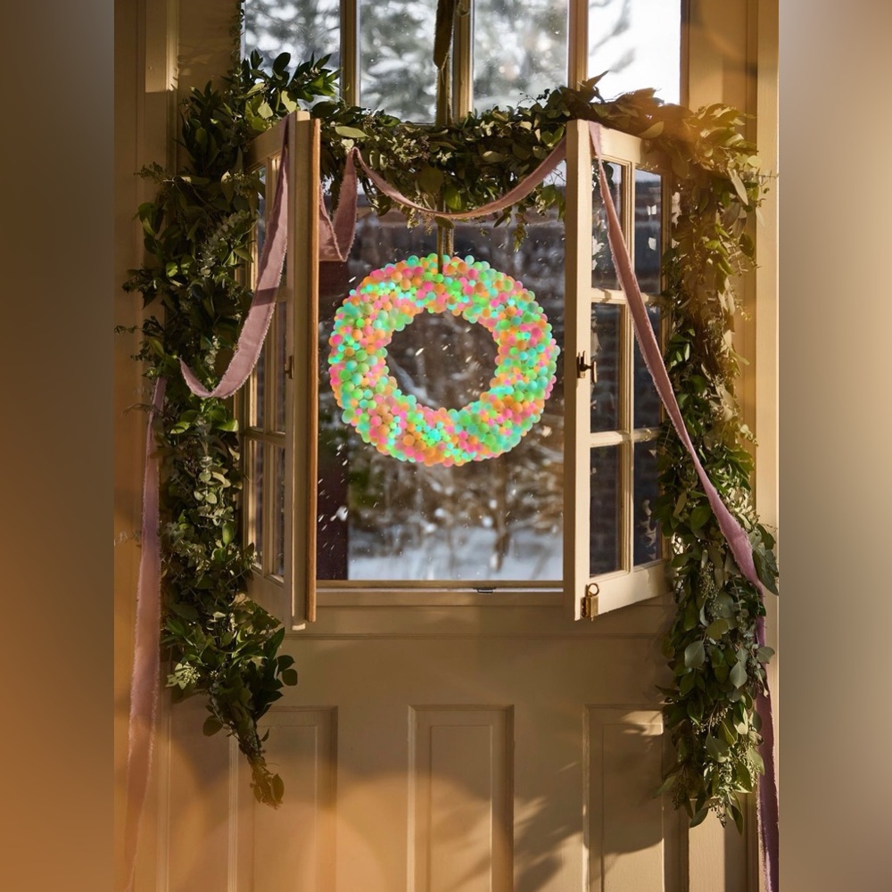 Anthropologie Stargazer Cherry Ball 2-Function Light Wreath, NIB - Picture 2 of 8